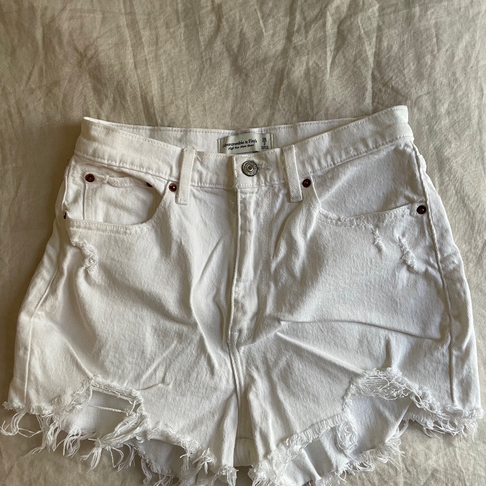 Abercrombie white denim shorts CURVE LOVE SIZE 26